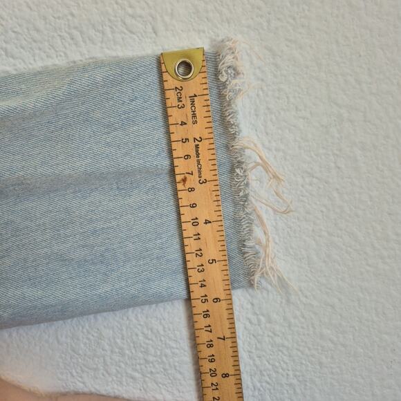 Levi's Jeans Women 25 Light Blue Distressed Button Fly Tapered Pants 100% Cotton - Picture 6 of 16